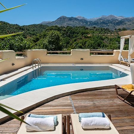 Verekinthos Villas - Pool, Hot Tub, Bbq, Kids Playground, Stunning Mountain Views Yerolakkos ภายนอก รูปภาพ