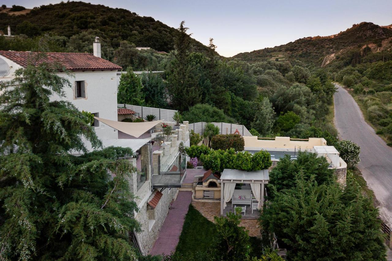 Verekinthos Villas - Pool, Hot Tub, Bbq, Kids Playground, Stunning Mountain Views Yerolakkos ภายนอก รูปภาพ