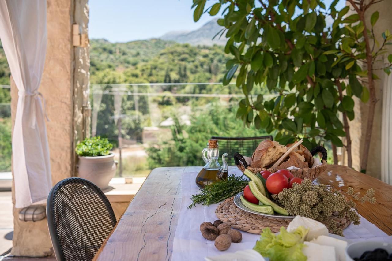 Verekinthos Villas - Pool, Hot Tub, Bbq, Kids Playground, Stunning Mountain Views Yerolakkos ภายนอก รูปภาพ