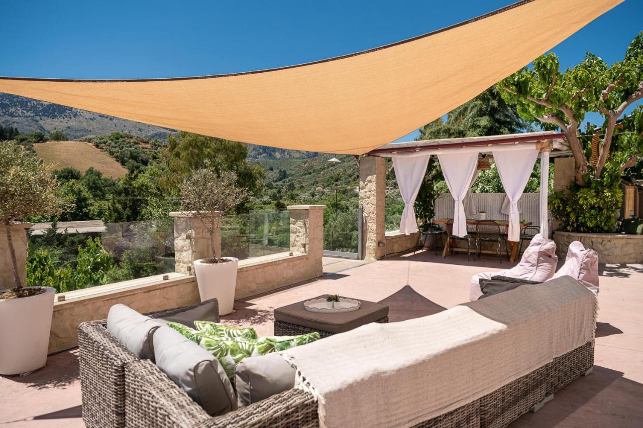 Verekinthos Villas - Pool, Hot Tub, Bbq, Kids Playground, Stunning Mountain Views Yerolakkos ภายนอก รูปภาพ