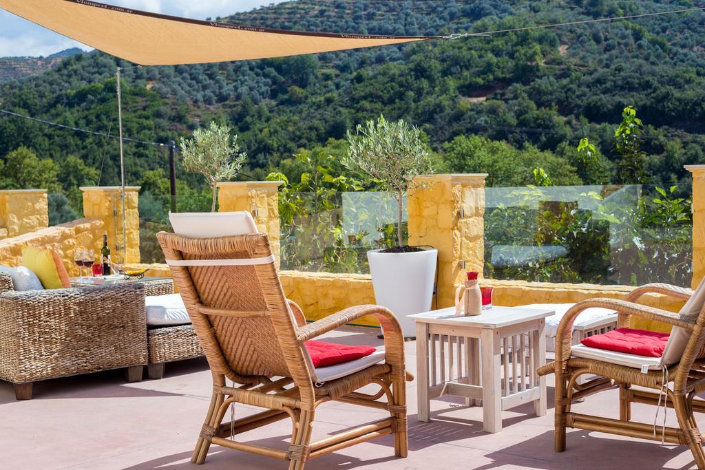 Verekinthos Villas - Pool, Hot Tub, Bbq, Kids Playground, Stunning Mountain Views Yerolakkos ภายนอก รูปภาพ