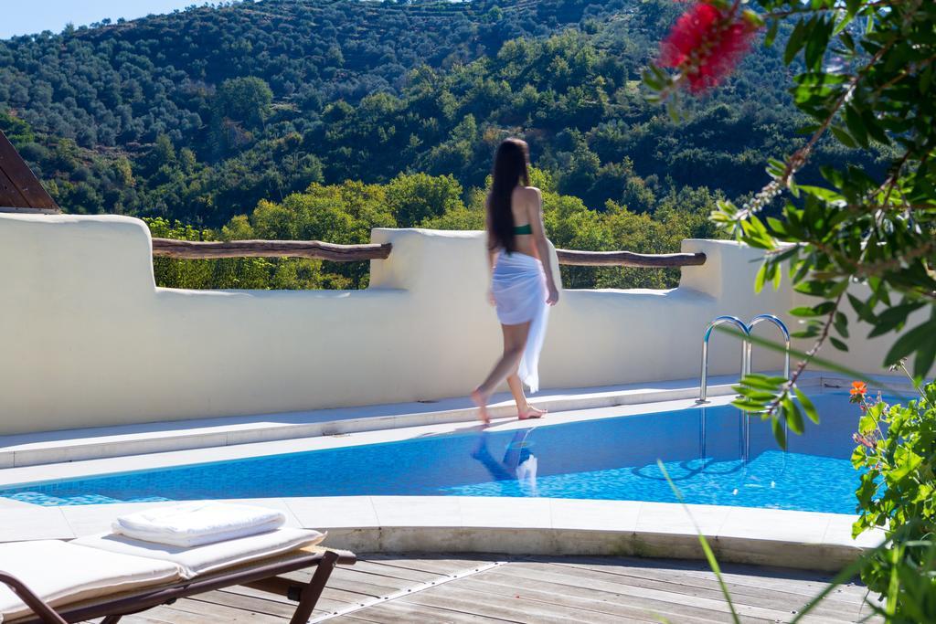 Verekinthos Villas - Pool, Hot Tub, Bbq, Kids Playground, Stunning Mountain Views Yerolakkos ภายนอก รูปภาพ