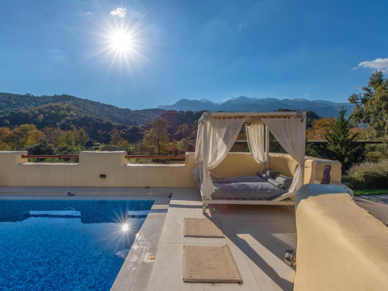 Verekinthos Villas - Pool, Hot Tub, Bbq, Kids Playground, Stunning Mountain Views Yerolakkos ภายนอก รูปภาพ