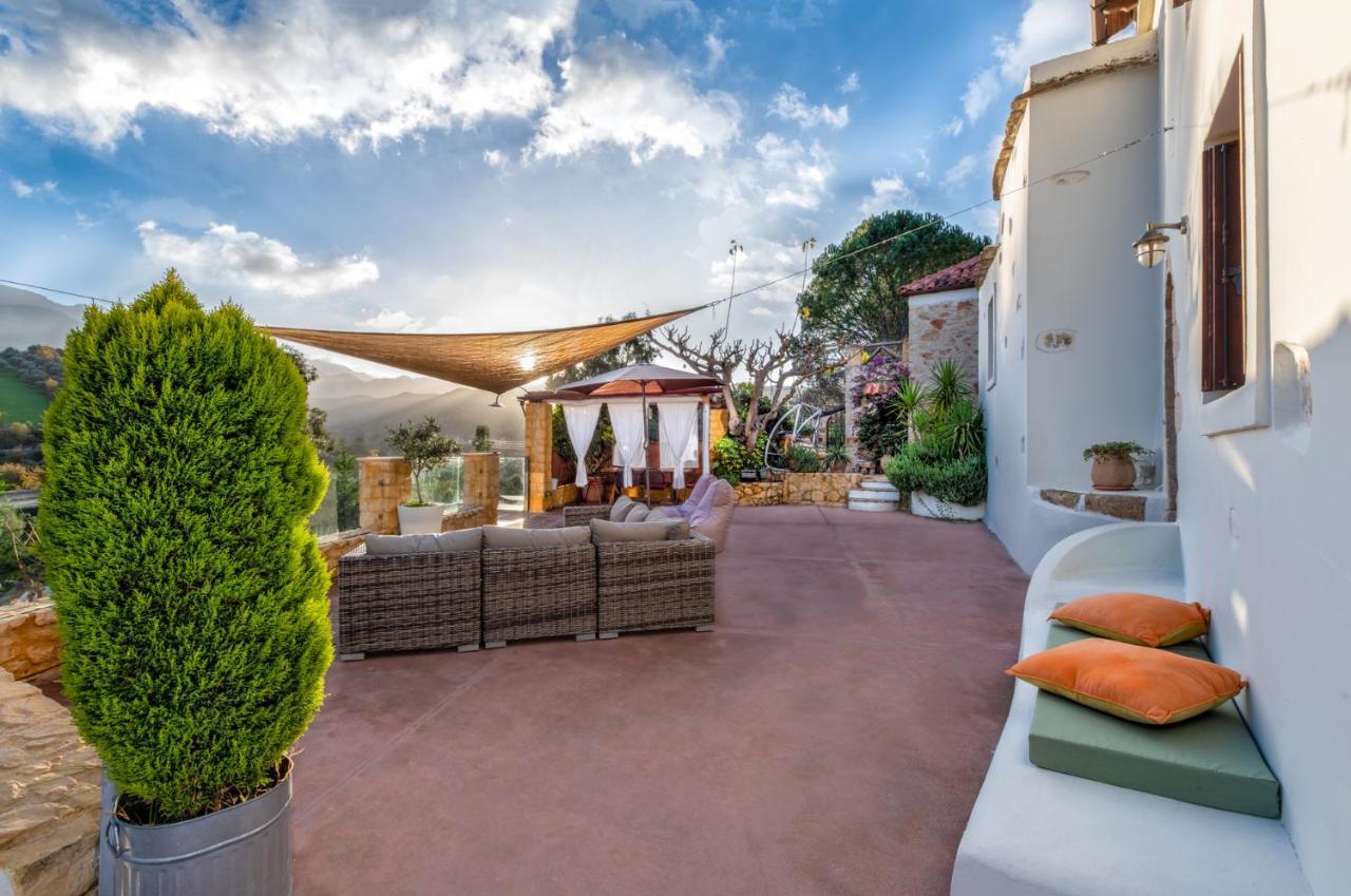 Verekinthos Villas - Pool, Hot Tub, Bbq, Kids Playground, Stunning Mountain Views Yerolakkos ภายนอก รูปภาพ